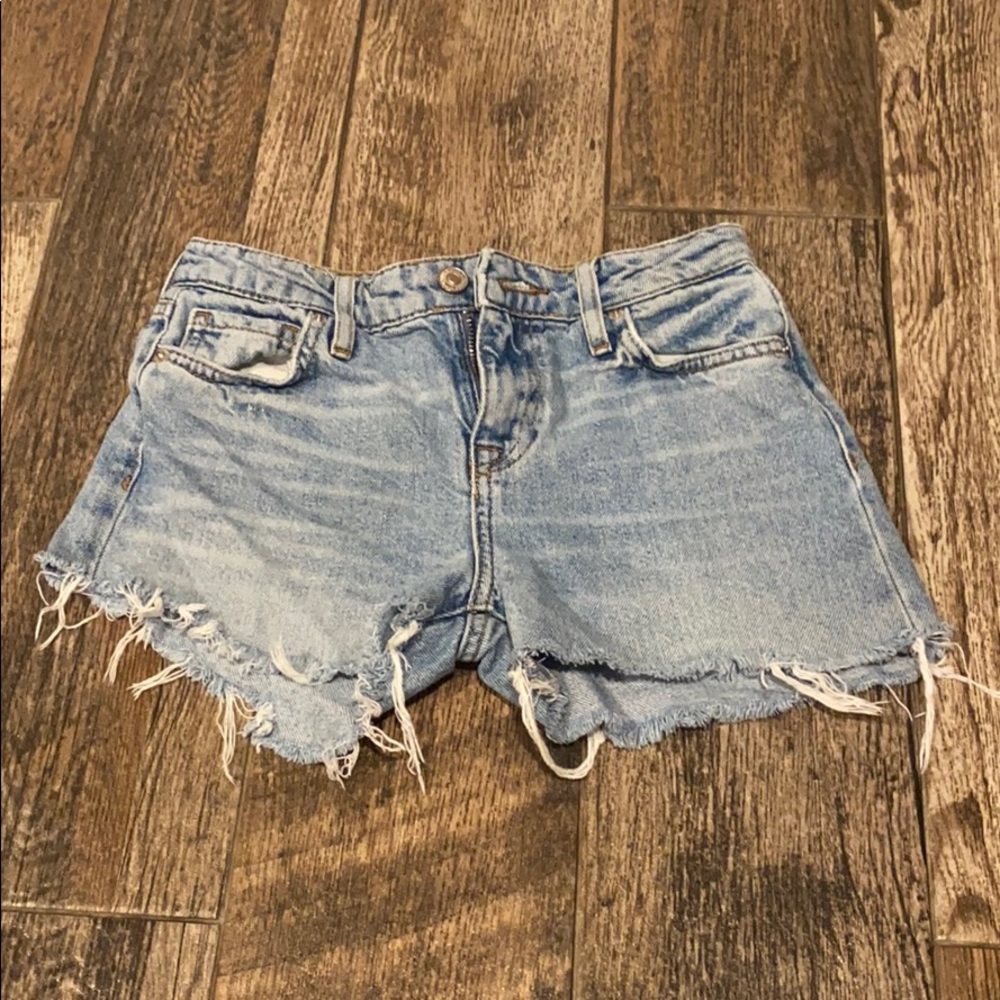 young girls forever 21 distressed shorts